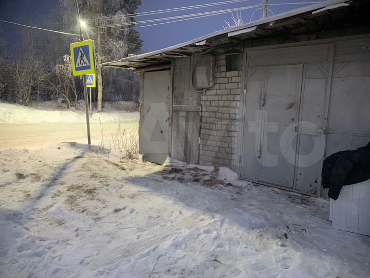 Гараж, > 30 м²