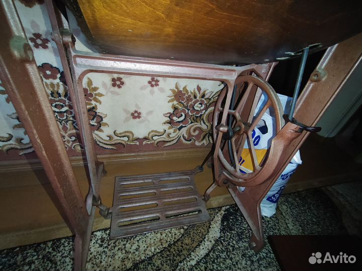 Швейная машина подольск ножная