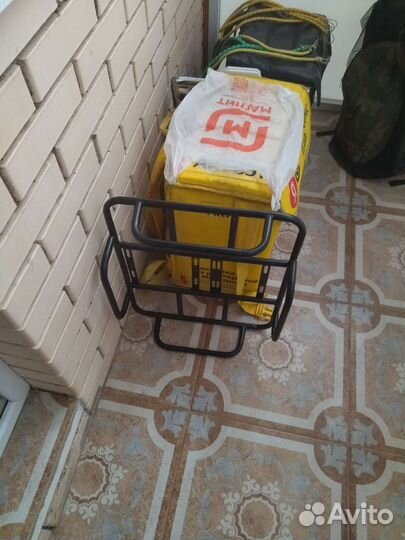 Багажник для курьера