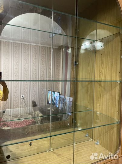 Продаются стеклянные полки (80*30, 3 шт) и зеркала