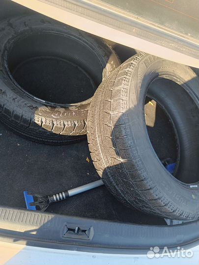 Bridgestone Blizzak VRX 225/55 R17