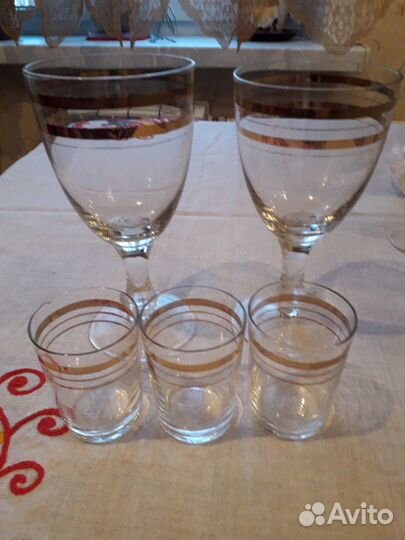 Бокалы и стопки