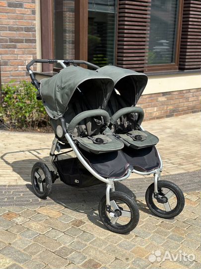 Коляска для двойни bumbleride