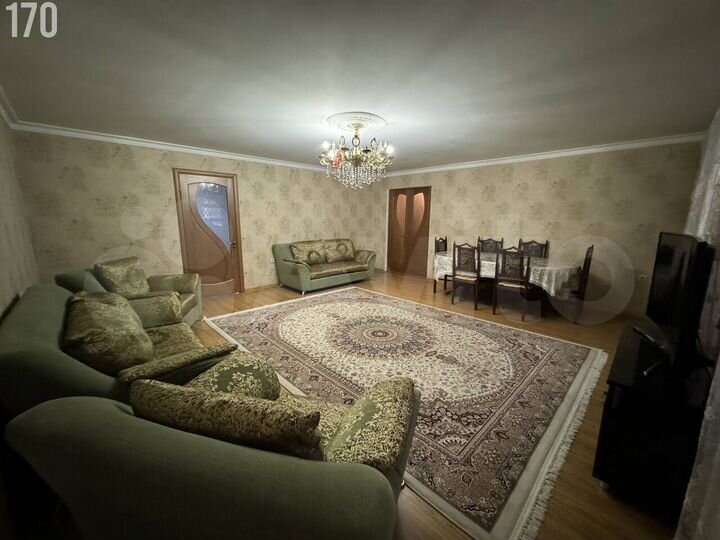 4-к. квартира, 94 м², 2/5 эт.