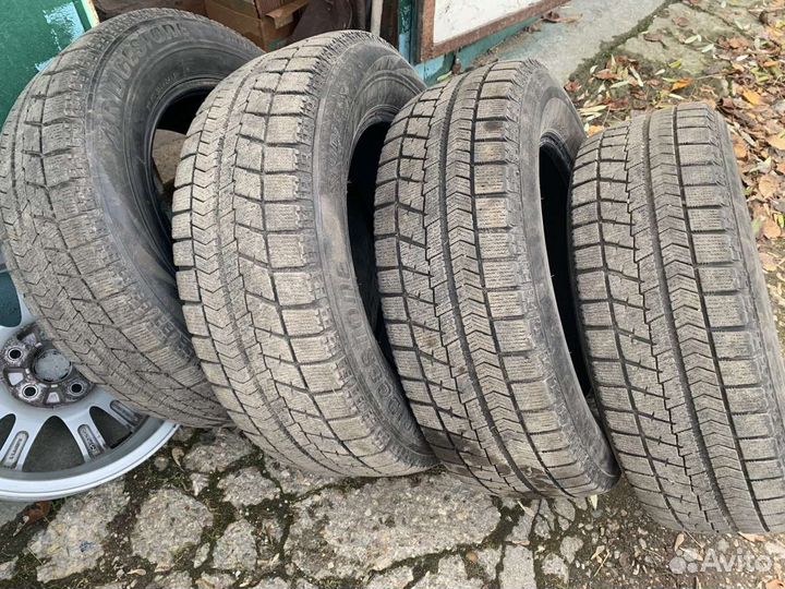 Bridgestone Blizzak VRX 215/65 R16 98S