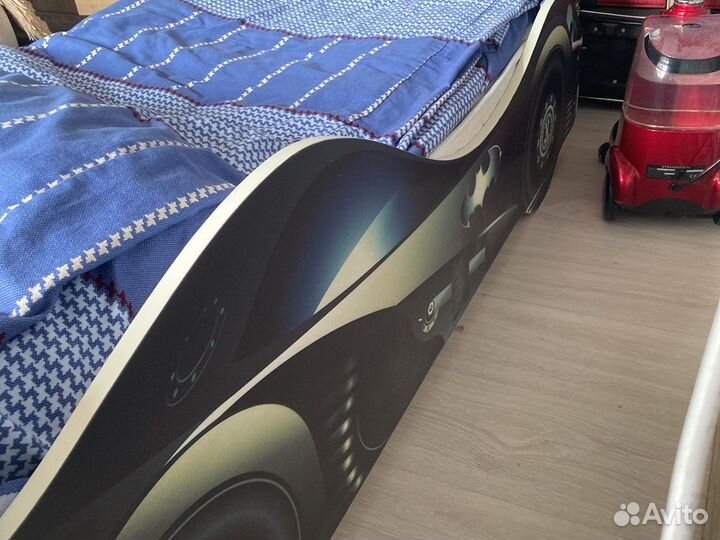 Детская кровать машина