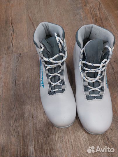 Лыжные ботинки 40 размер