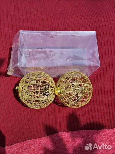 Золотые елочные шары