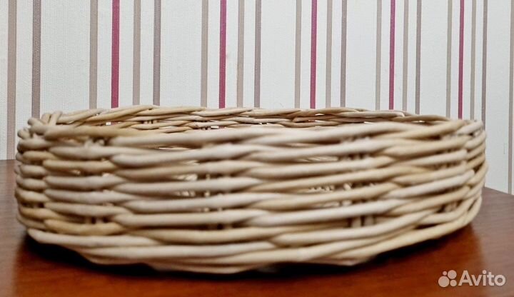 Поднос плетеный для