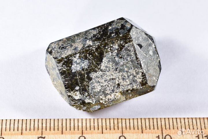 Кристалл. Вилуит (везувиан). Лот №272