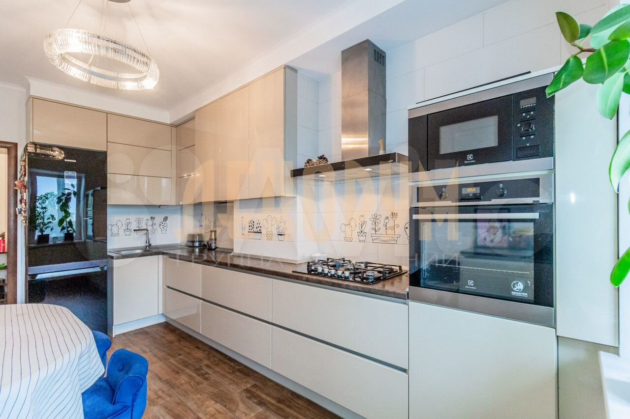 2-к. квартира, 71,8 м², 5/5 эт. в Калининграде