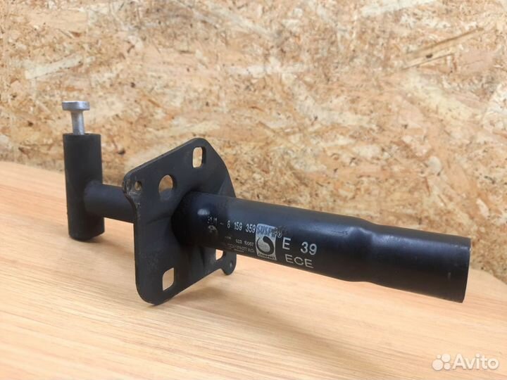 Кронштейн усилителя бампера BMW Е39 Лево