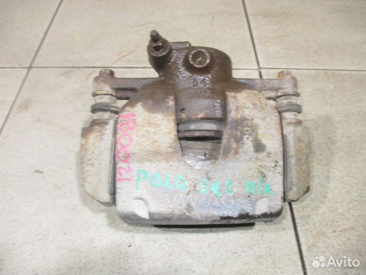 Суппорт передний правый VW Polo Sedan