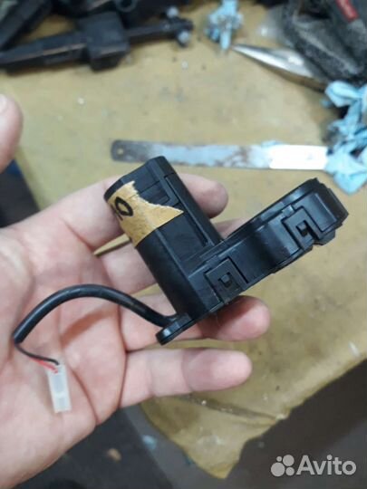 2015-20 Поло Моторчик складывания зеркала Левого