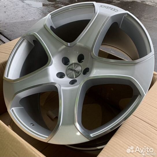 Диски на Audi Ауди Q7 R22