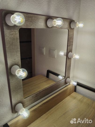 Зеркало с лампочками