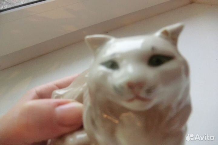 Статуэтка кошка.Старая Гжель