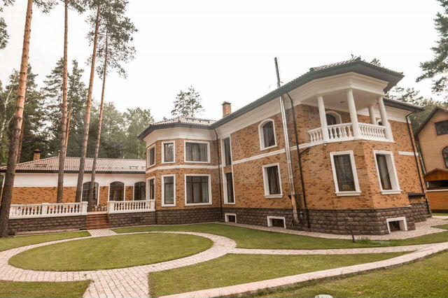 Коттедж замок элитный поселок новосибирск фото Коттедж 1200 м² на участке 30 сот. на продажу в Новосибирске Купить дом в Новоси