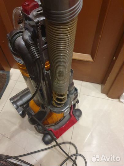 Пылесос Dyson DC 24 вертикальный