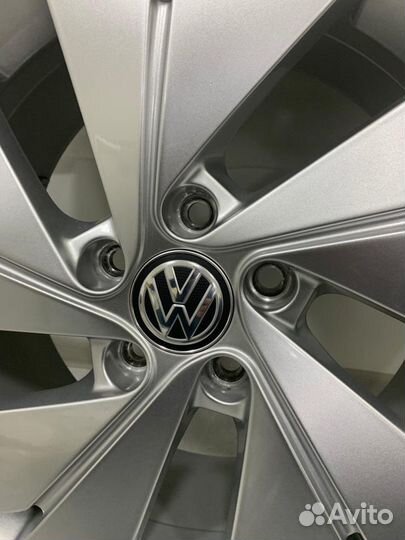 Новые Volkswagen Golf 8, 7, Michelin 225/45 R17