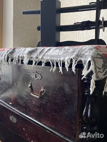 Старинный комод