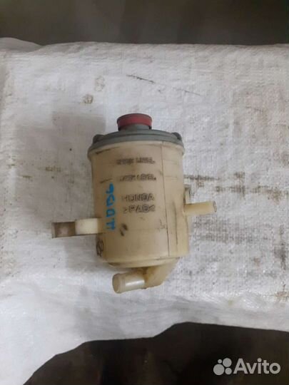 Бачок гидроусилителя Honda Integra db6