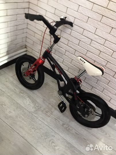 Трехколесный велосипед