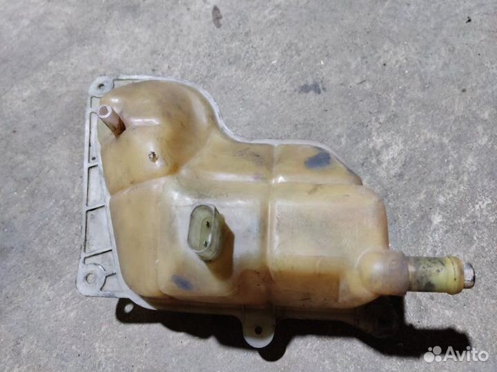 Бачок расширительный Volkswagen Passat B5