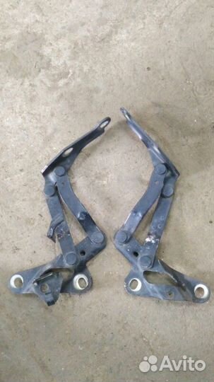 Петля капота Ford Galaxy 1995-2006