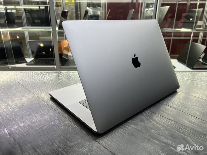 Apple MacBook Pro 15 i7/16Gb/1024Gb