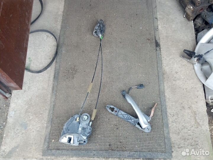 Замок двери задней левой, ручка Тойота Королла Е15