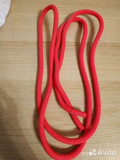 Гимнастическая скакалка