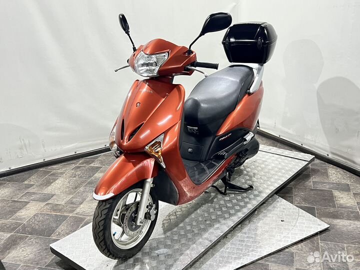 Скутер Honda Lead 110