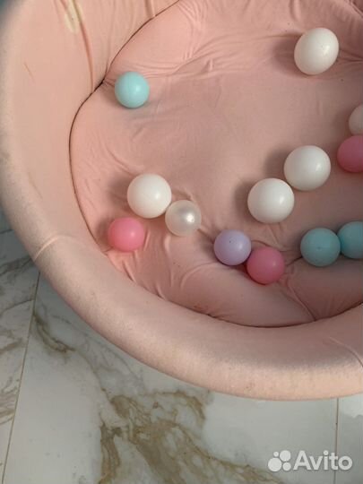 Сухой бассейн с шариками