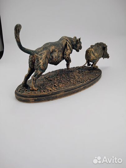 Статуэтка охота тигра на кабана