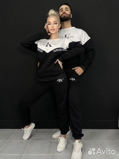 Стильный парный костюм