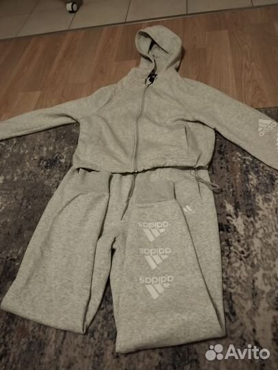 Спортивный костюм adidas женский