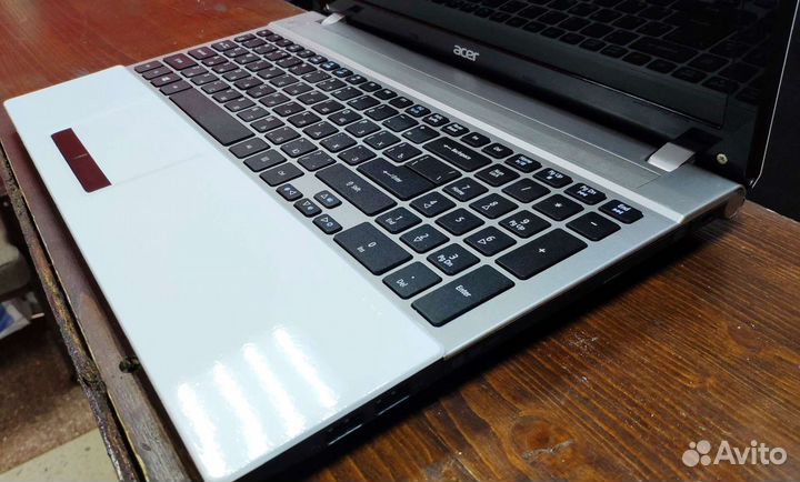 Белый ноутбук acer (i5-3210m,gt630m,8gb)