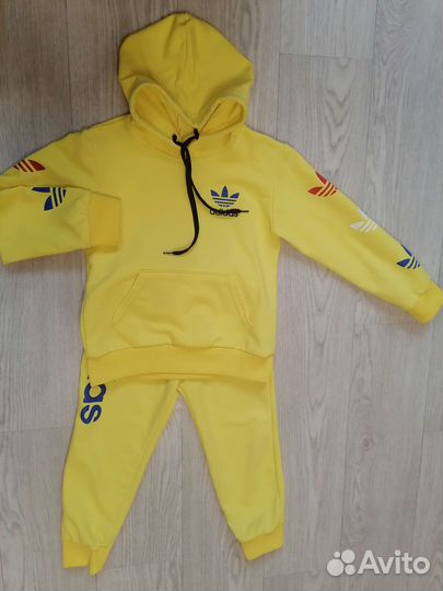 Спортивный костюм для двойни