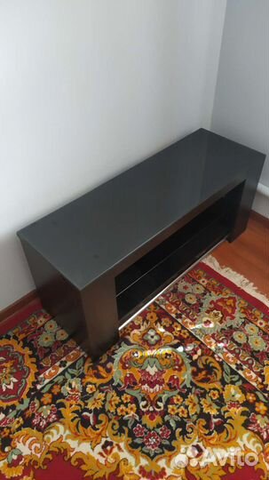 Тумба под телевизор в новом состоянии