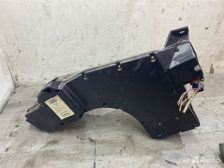 Сабвуфер Audi A6