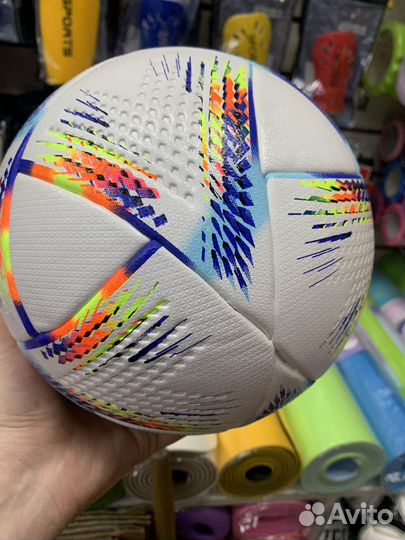 Футбольный мяч профессиональный