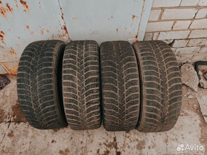 Bridgestone Ice Cruiser 5000 215/60 R16 95T