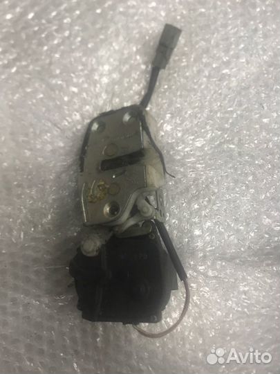 Замок двери передний правый Honda Civic Ferio EG8