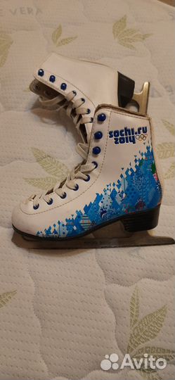 Коньки фигурные 32р. для девочки