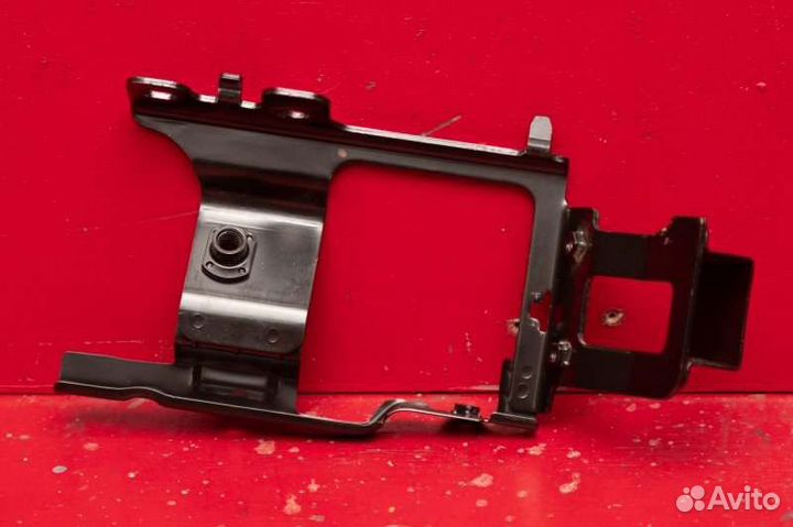 Кронштейн ремня безопасности задний правый Kia