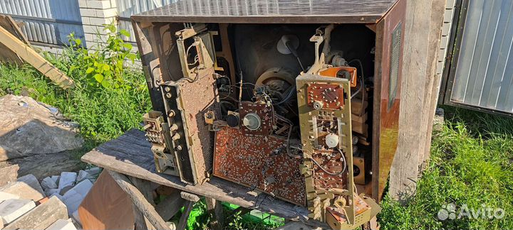 Старый телевизор СССР