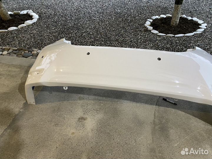 Задний бампер Toyota corolla 180