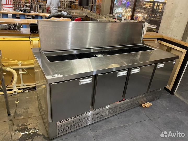 Стол холодильный 4 дверный