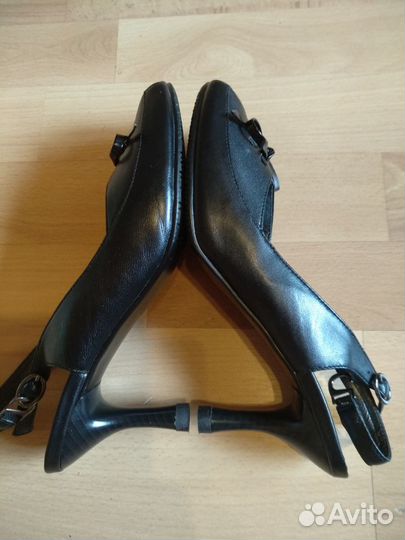 Кожаные босоножки женские чёрные 37-38